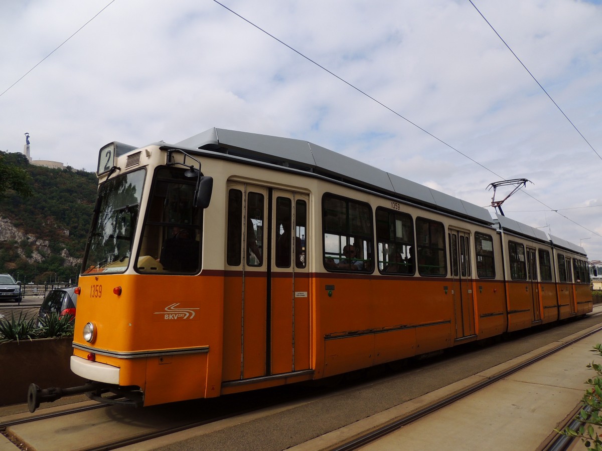1359 als Linie2, im Bereich der Jane Haining rkp. in BUDAPEST;130827
