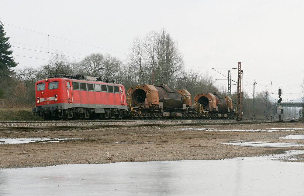 139 132 am 23. Februar 2013 in Ensdorf.
Die Lok war damals leihweise für Saarrail unterwegs.