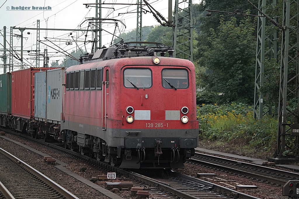 139 285-1 ist am 11.09.13 mit einen intermodal durch hh-harburg gefahren