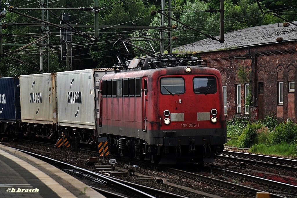 139 285-1 zog einen intermodal am 20.06.14 durch hh-harburg