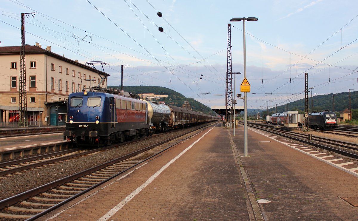 139 287-7 zu sehen am 14.06.18 mit dem Henkelzug in Gemünden am Main.