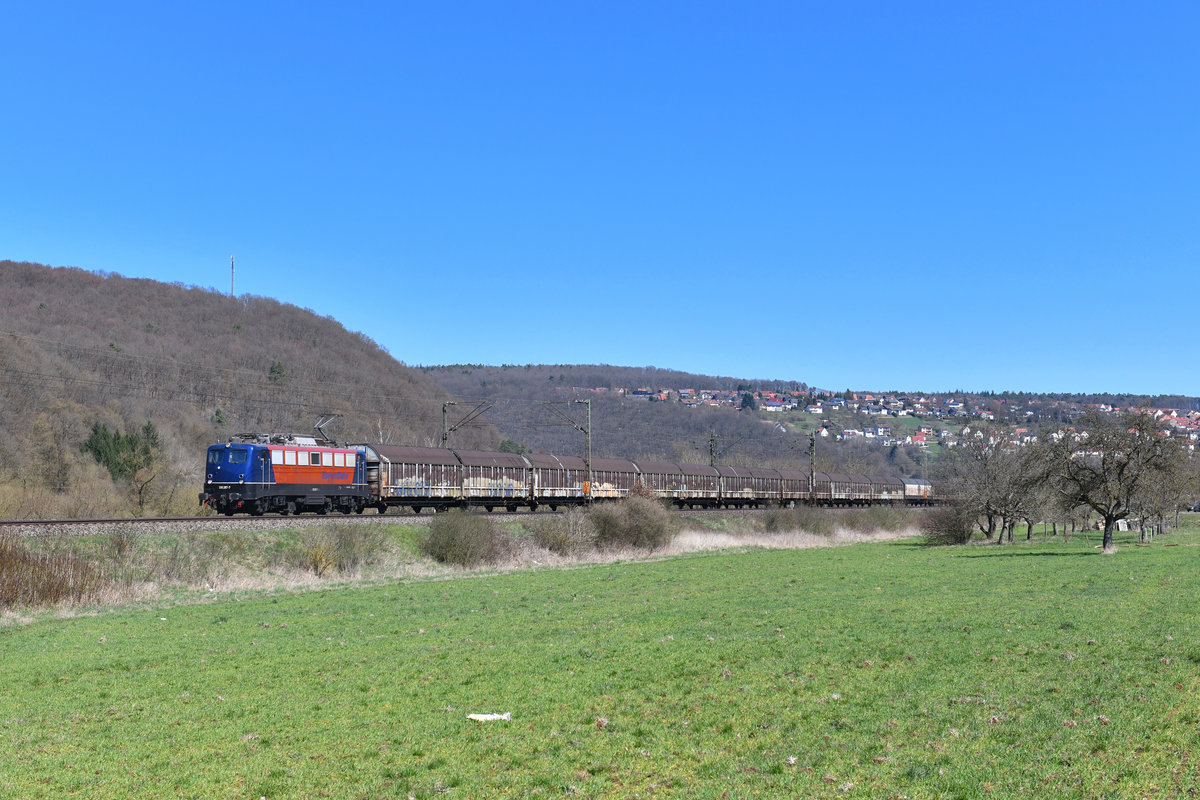 139 287 mit dem Henkelzug am 06.04.2018 bei Wernfeld. 