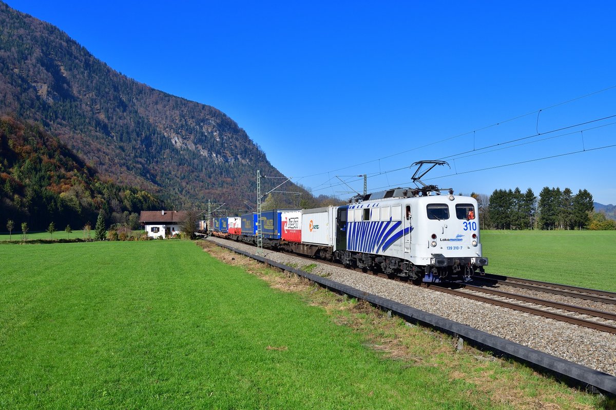 139 310 mit DGS 43129 am 26.10.2019 bei Niederaudorf.