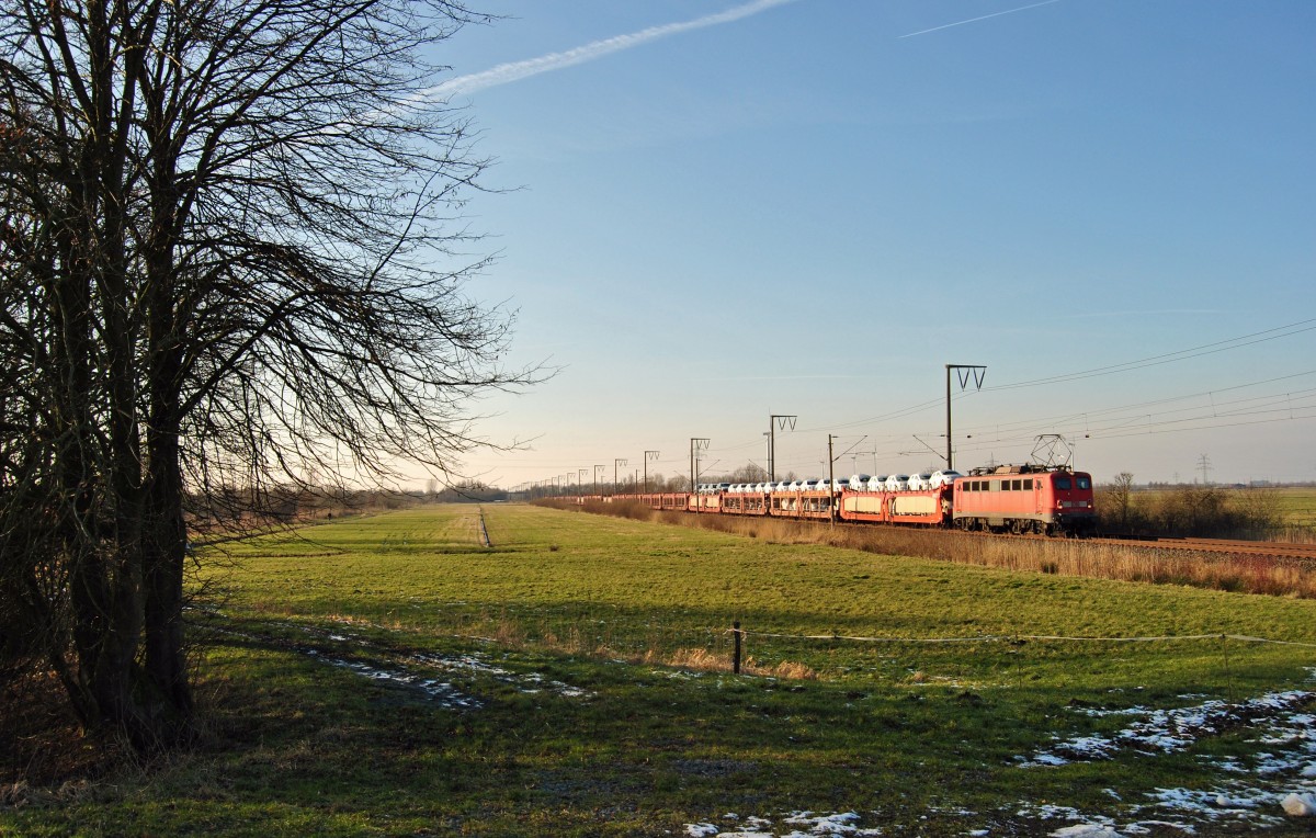 139 313 fuhr am 06.02.2015 mit einem Güterzug von Emden nach Osnabrück, hier bei Petkum.