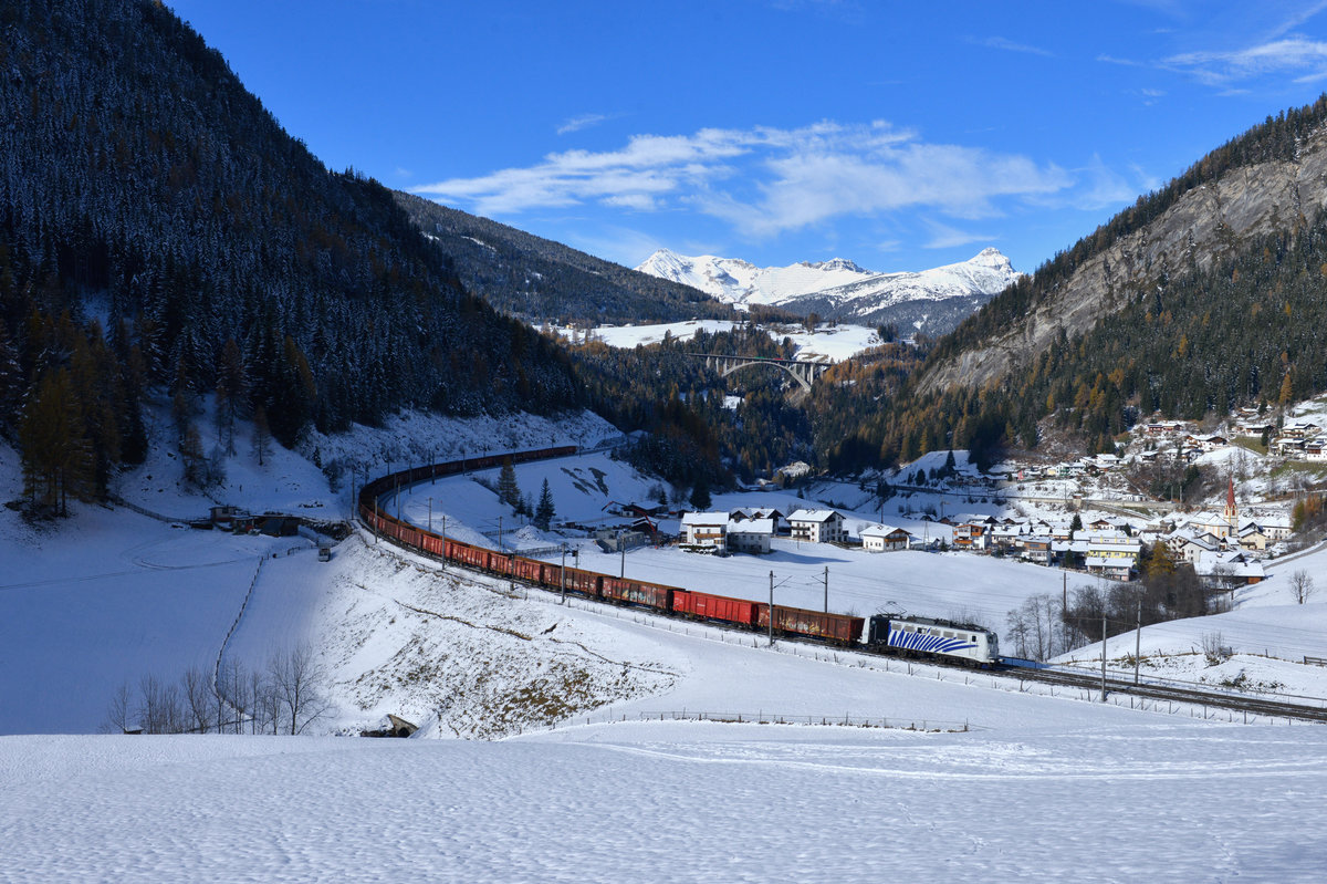 139 555 mit DGS 44126 am 15.11.2016 bei St. Jodok am Brenner. 
