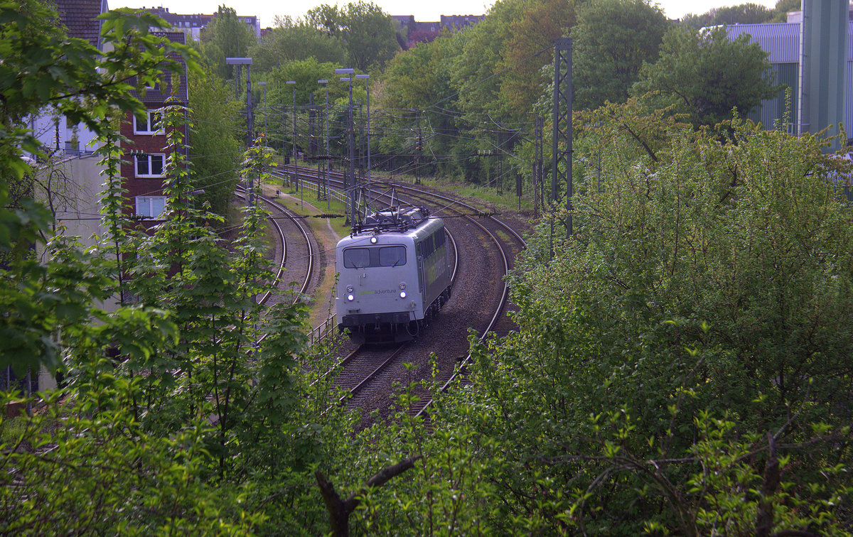 139 558-1 (RailAdventure) kommt als Lokzug aus Aachen-Rothe-Erde(D) nach Aachen-West und kommt aus Richtung Aachen-Rothe-Erde,Aachen-Hbf  und fährt in Richtung Aachen-Schanz,Aachen-West. 
Aufgenommen von einer Brücke von der Weberstraße in Aachen. 
Bei schönem Sonnenschein am Morgen vom 27.4.2018.