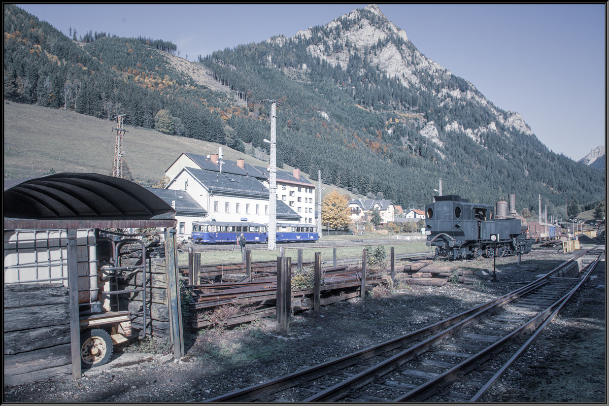 13.Oktober anno 2019 . 
Ein einzelner Filmer nimmt das treiben im Bahnhof Vordernberg auf .
 