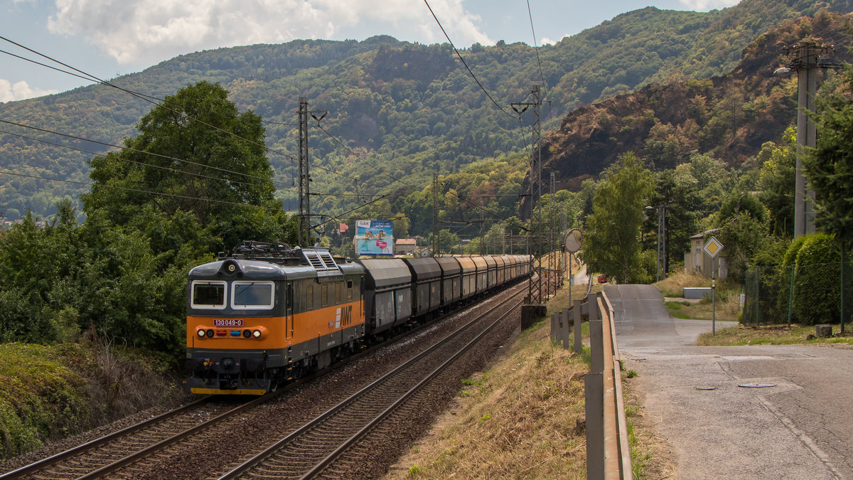 14. Juli 2018 in Usti nad Labem: Die 130 049-0 ist gerade mit einem Kohlezug unterwegs. 