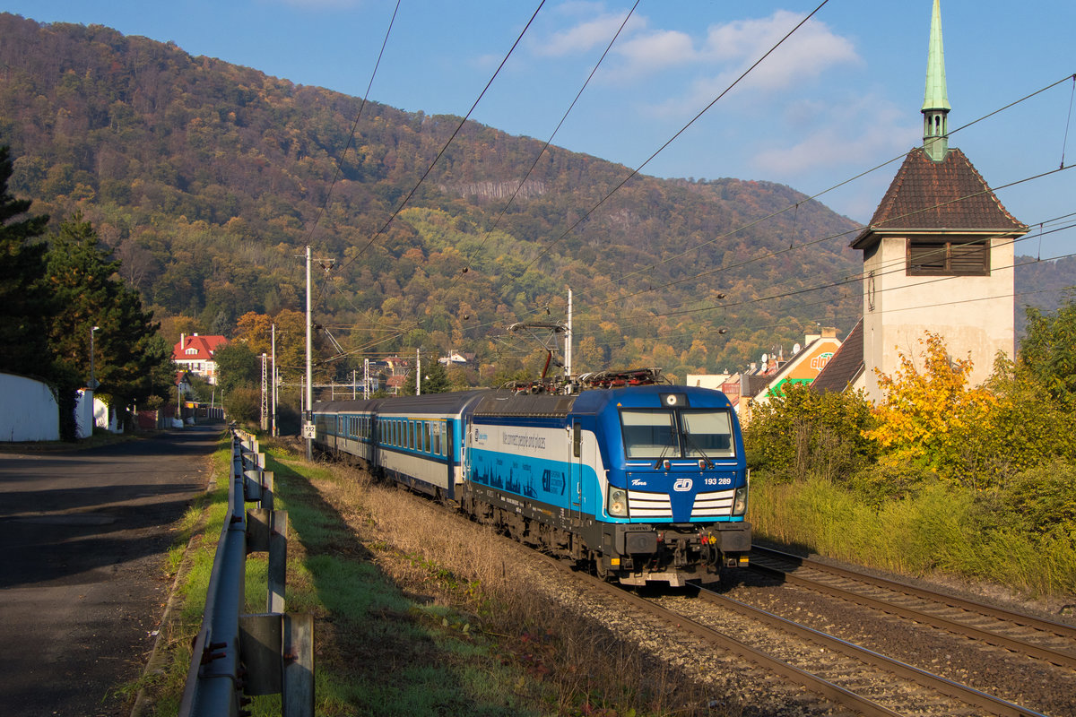 14. Oktober 2019 in Usti nad Labem: 193 289-6 hat Dienst am EC gen Prag. 