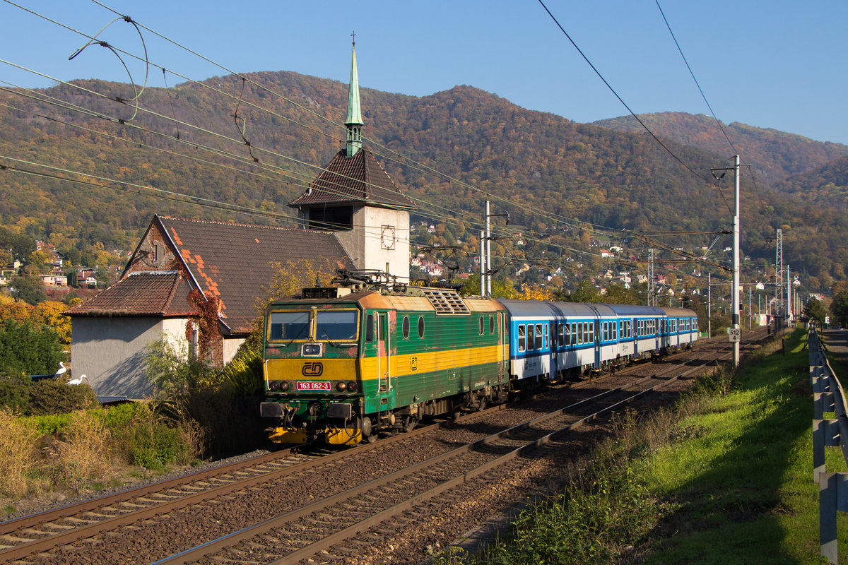 14. Oktober 2019 in Vanov: 163 062-3 kurz vor Usti nad Labem. 