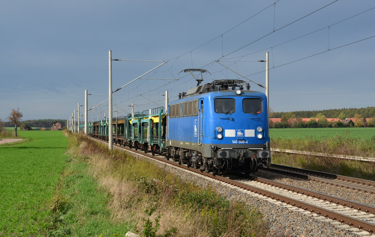 140 008 (845) rollte mit einem leeren Autozug von Bremen nach Zwickau Mosel durch Rodleben Richtung Dessau. Fotografiert am 20.10.19.