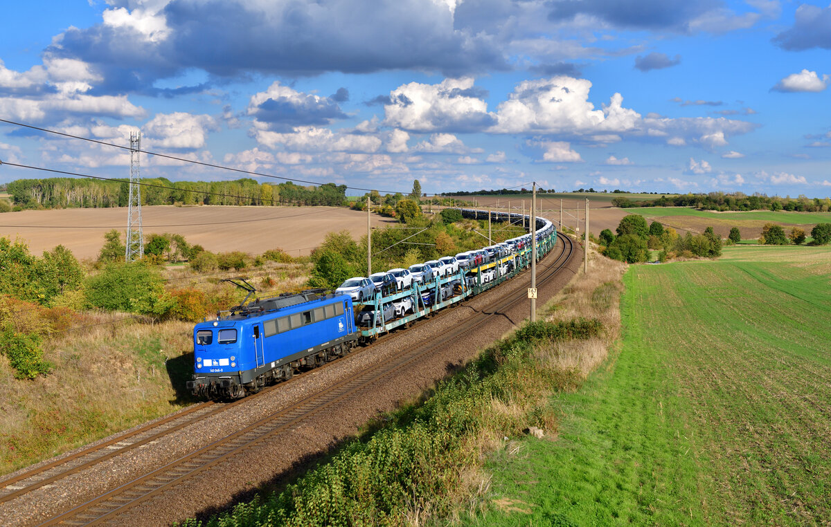 140 046 mit einem Autozug am 30.09.2022 bei Ovelgünne.