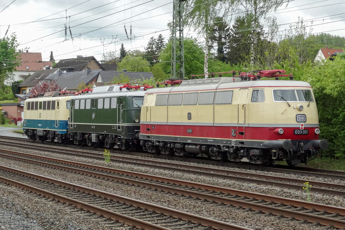 140 123+ E40 128 + E03 001 am 30. 04. 20 von Seelze Rbf nach Koblenz Lützel. Hier: Hiddenhausen- Schweicheln