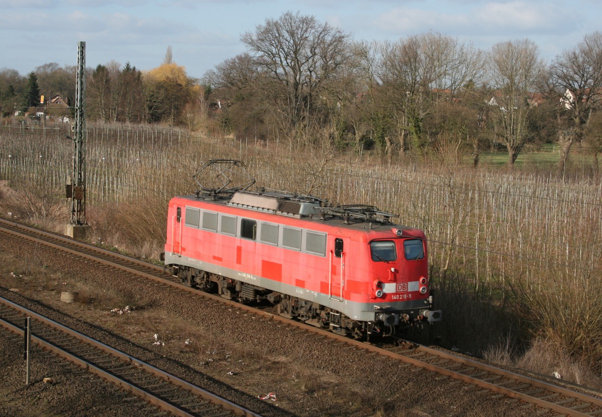 140 218 als EK 53743 (Alfeld [Leine]–Hannover-Linden) am 11.03.2015 in Rethen (Leine)