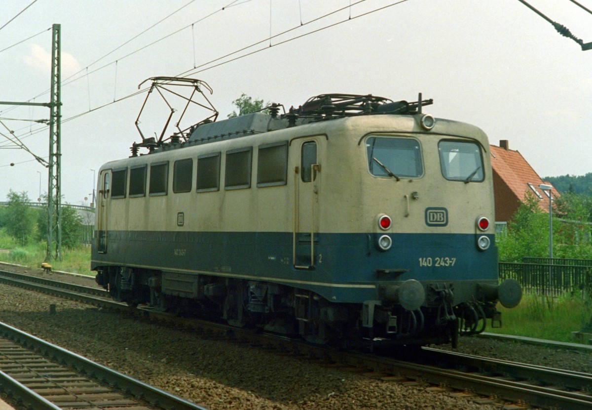 140 243 als Lz Richtung Lneburg am 30.07.1993 in Bardowick