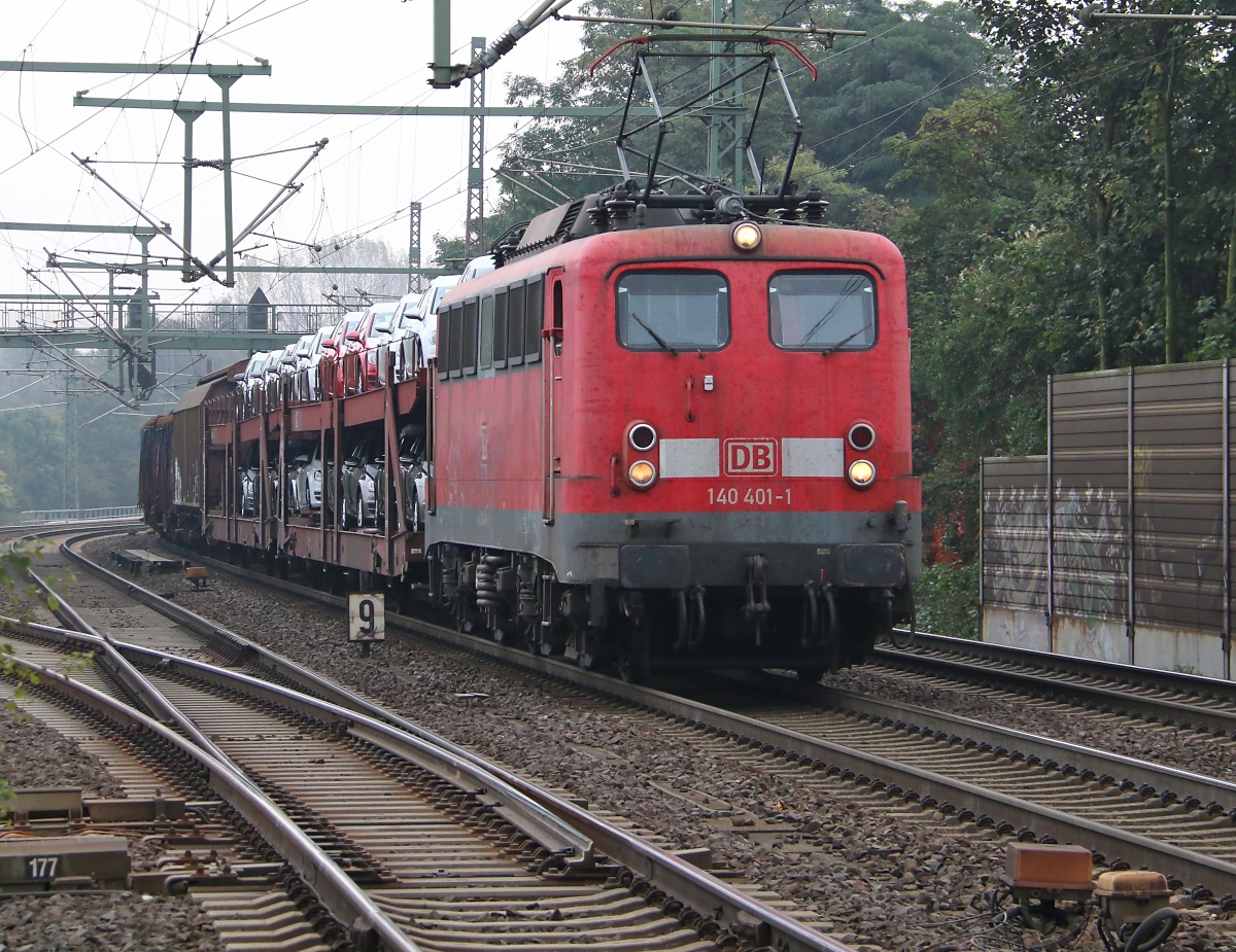 140 402-1 mit gemischtem Güterzug in Fahrtrichtung Seelze. Aufgenommen am 02.10.2014 in Hannover Linden-Fischerhof.