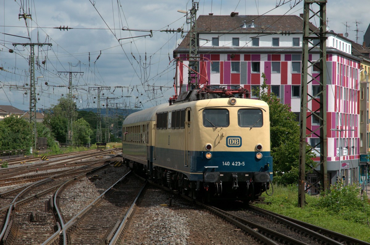 140 423 am 14.06.14 bei der Einfahrt Koblenz Hbf
