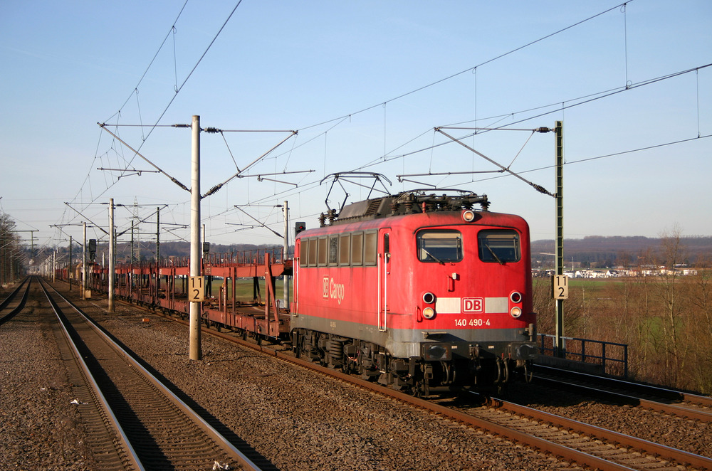 140 490 wurde vom S-Bahn-Haltepunkt Köln-Weiden West abgelichtet.
Der Zug fuhr Richtung Köln-Ehrenfeld.
Aufnahmedatum: 16.02.2008