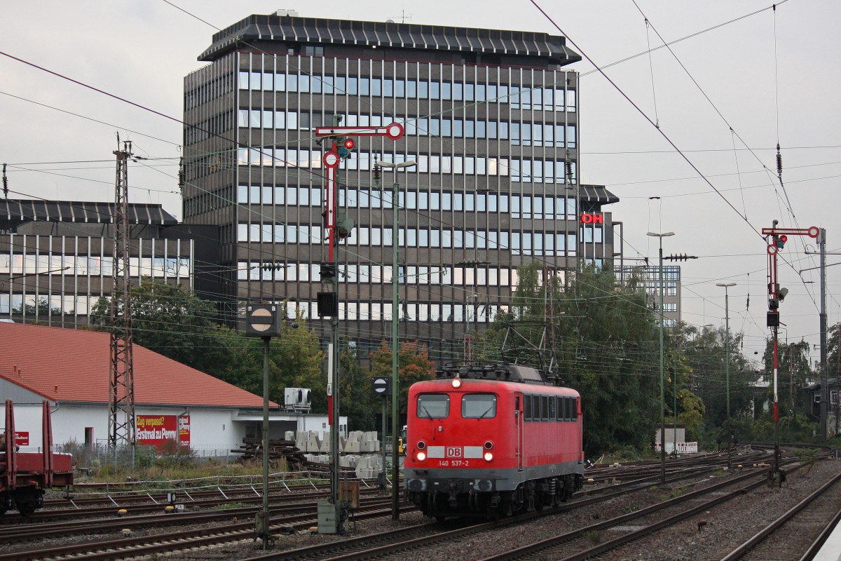 140 537 am 9.10.13 als Tfzf in Düsseldorf-Rath.