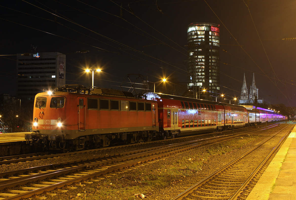 140 569-0 am Pbz 2471 in Köln Messe/Deutz am 20.12.2013