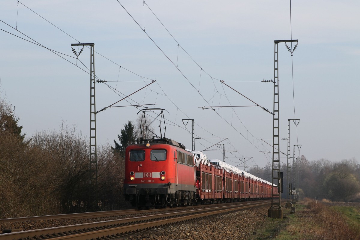 140 681-8 (Baujahr: 1967)  mit einem Güterzug in die Richting Emden bei Salzbergen am 14-3-2014.