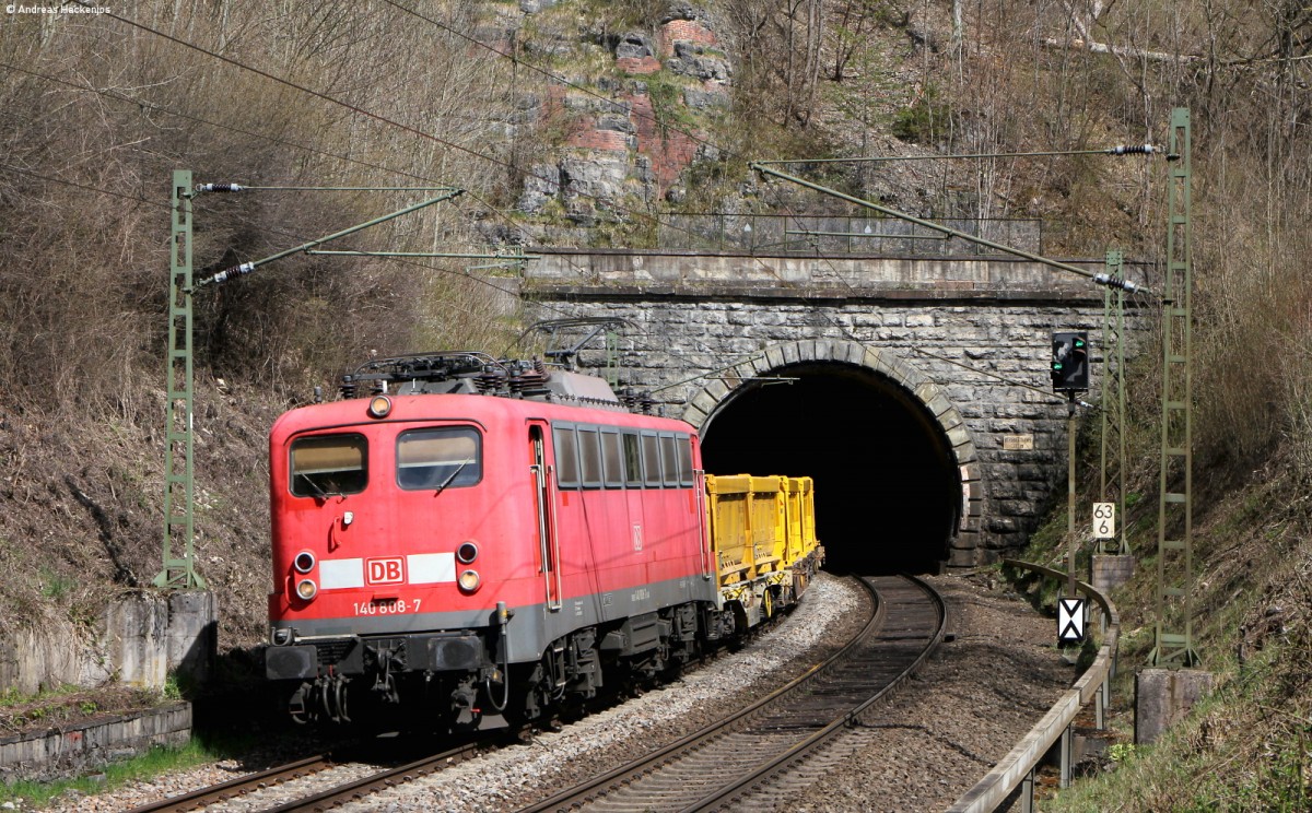 140 808-7 mit einem Aushubzug bei Mühlen 14.4.15
