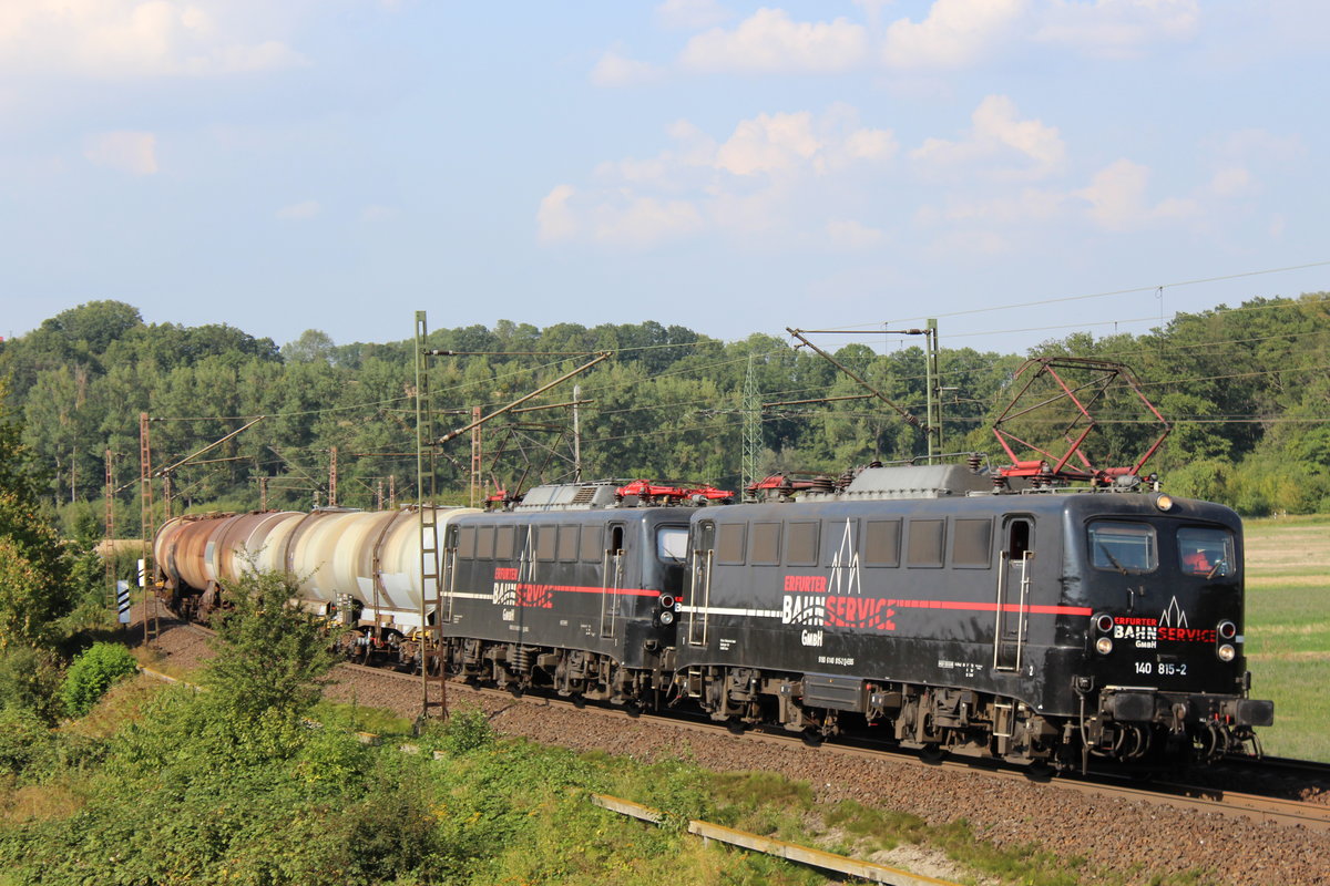 140 815+811 am 25.08.2019 mit Kesselwagen bei Friedland.
