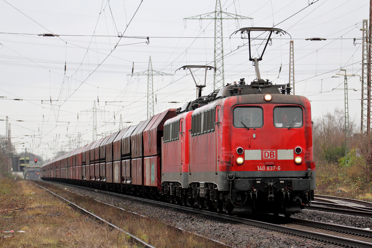 140 837-9 mit 140 850-9 durchfahren Ratingen-Lintorf 20.12.2014