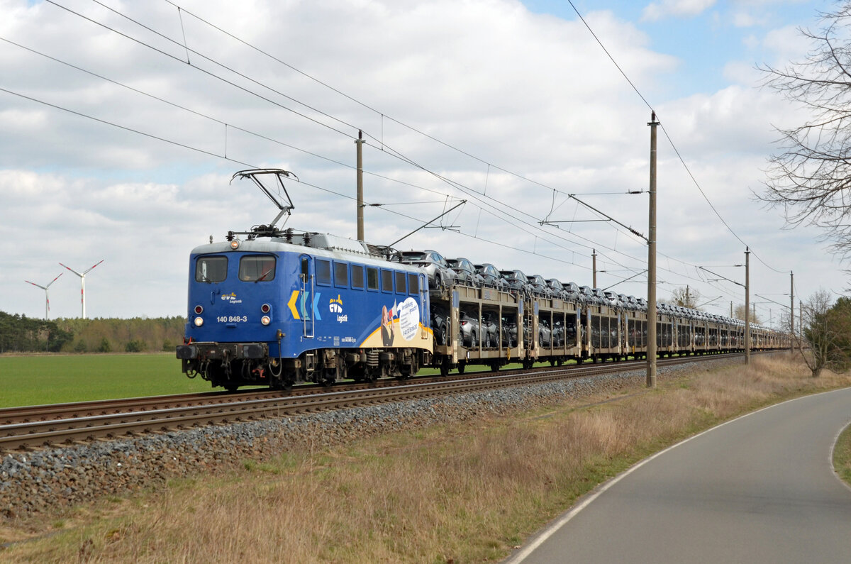140 848 der evb führte am 03.04.22 einen BLG-Autozug durch Wittenberg-Labetz Richtung Dessau.