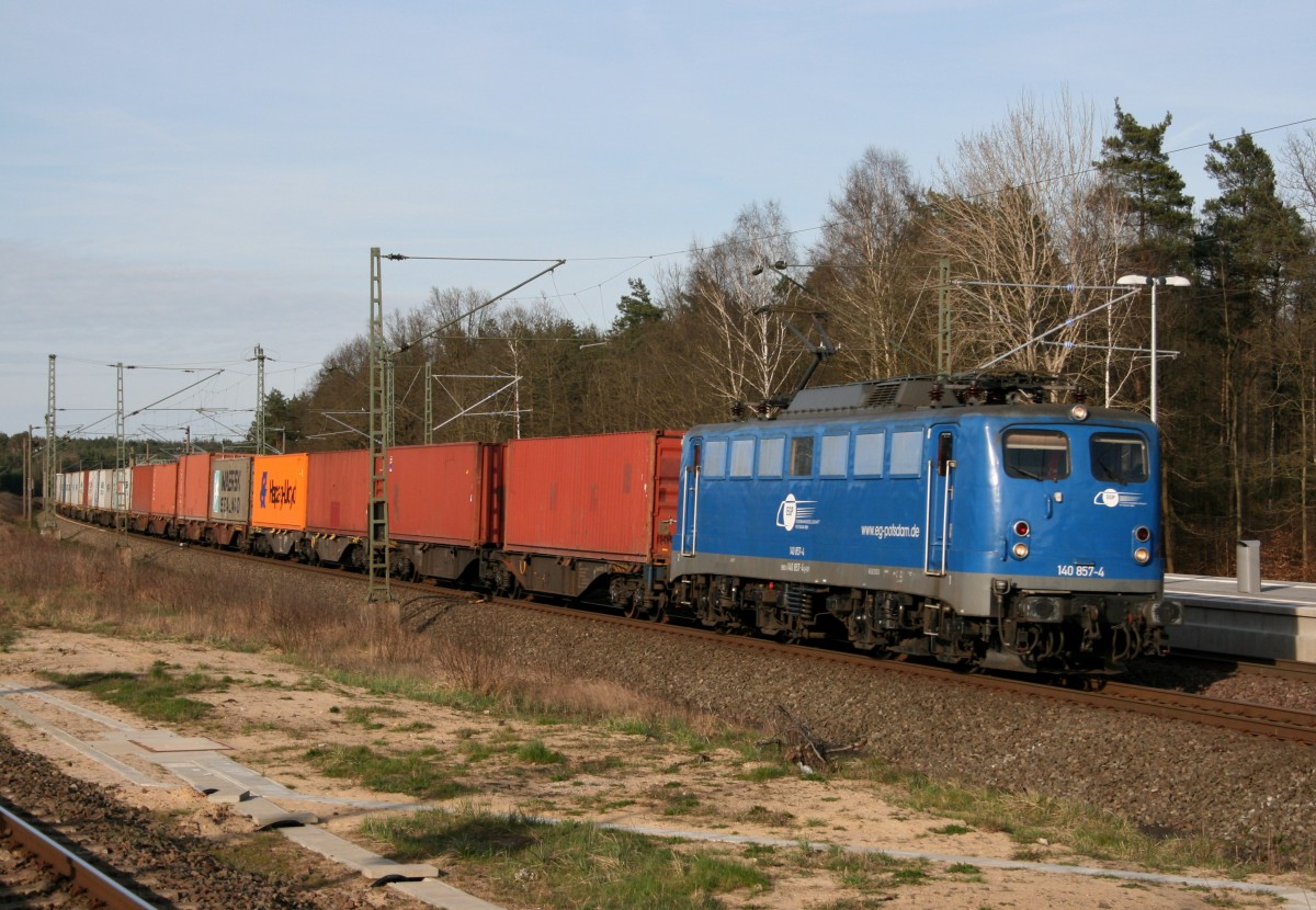 140 857 mit DGS 95425 (EGP, Hamburg-Waltershof–Buna Werke) am 12.04.2015 in Unterl