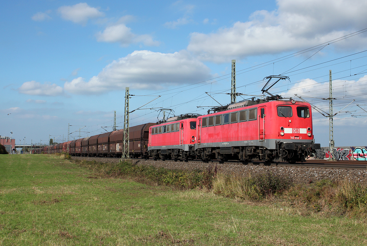 140 858-3 & 140 833-5 bei Porz(Rhein) am 07.10.2013