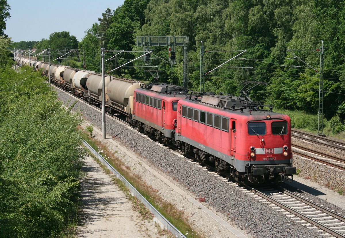 140 858 mit GC 61193 (Stade–Nrnberg Rbf) am 11.06.2015 zwischen Radbruch und Bardowick