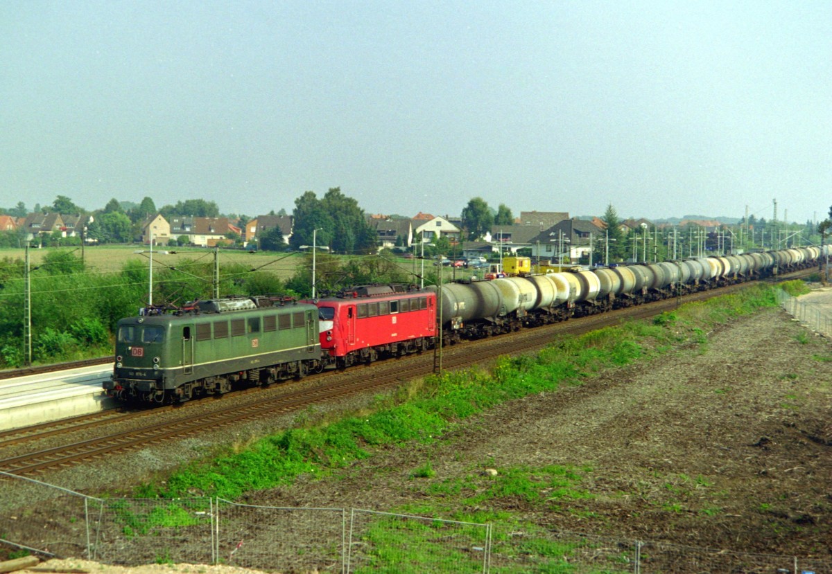 140 876 mit Gterzug Richtung Wunstorf am 10.09.1999 in Dedensen-Gmmer