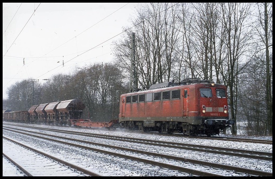 140632-1 muss hier im Bahnhof Natrup Hagen in das Ausweichgleis, um am 31.1.2003 um 10.06 Uhr eine Überholung in Richtung Osnabrück abzuwarten.
