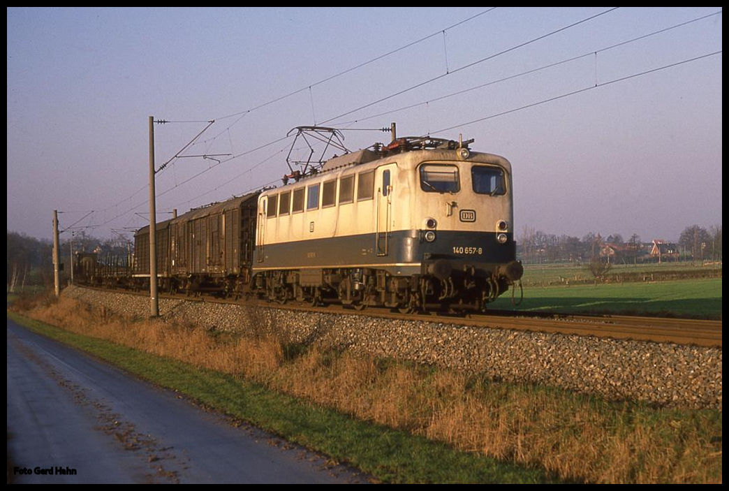 140657 auf der Rollbahn bei Vehrte am 23.3.1991 unterwegs in Richtung Bremen.