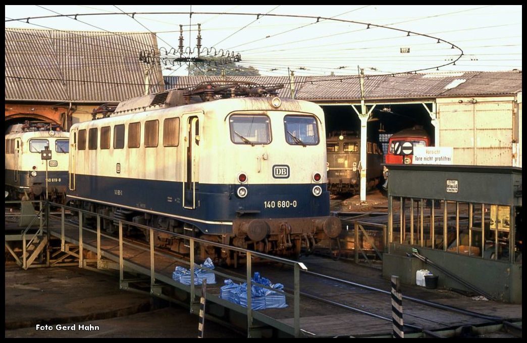 140680 rollt am 3.10.1990 um 17.15 Uhr auf die Drehscheibe des BW Bebra.