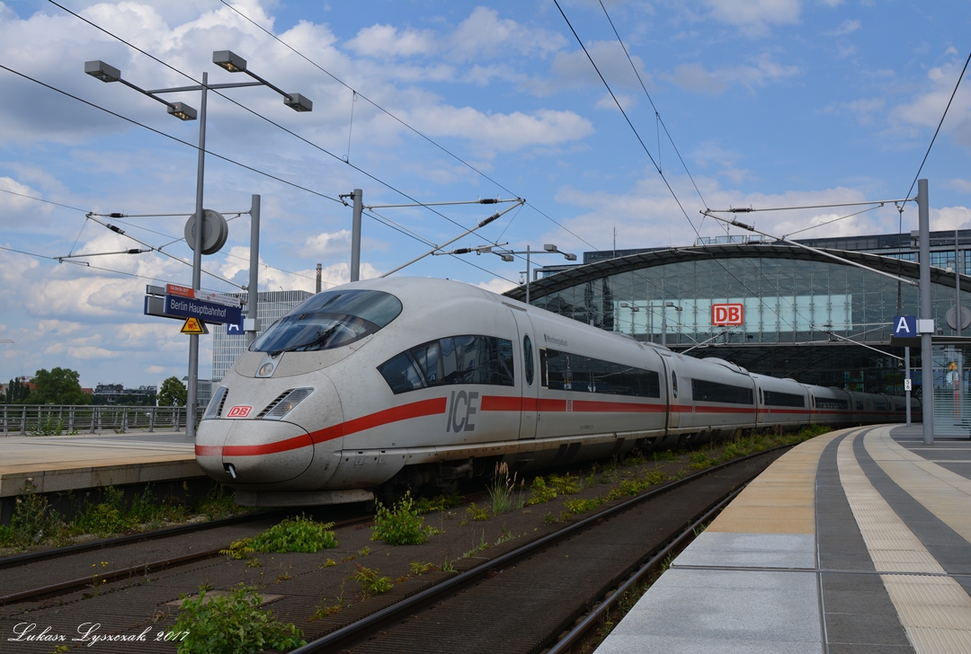 14.07.2017, BR 403 552 (ICE 3) als ICE 1046 nach Mönchengladbach Hbf steht am Berlin Hbf.