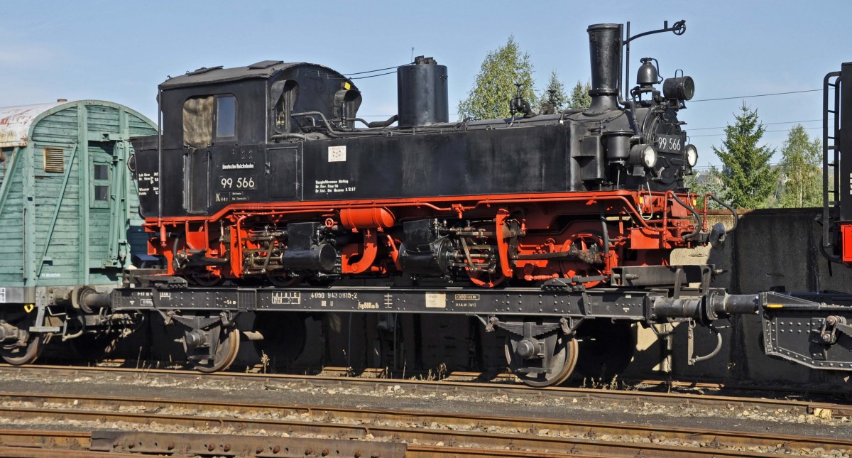 14.09.2013 Chemnitz-Hilbersdorf Heizhausfest ; auch zwei Schmalspurlokomotiven wurden ausgestellt, beide mit dem Geburtsort Chemnitz, Chemnitzer Maschinenfabrik vorm. Hartmann, hier die 99 566, Geburtsjahr 1904.