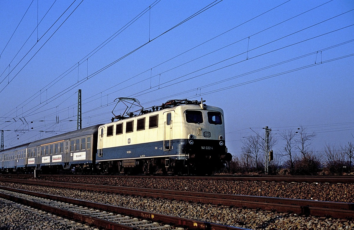 141 022  bei MA - Friedrichsfeld  30.11.89