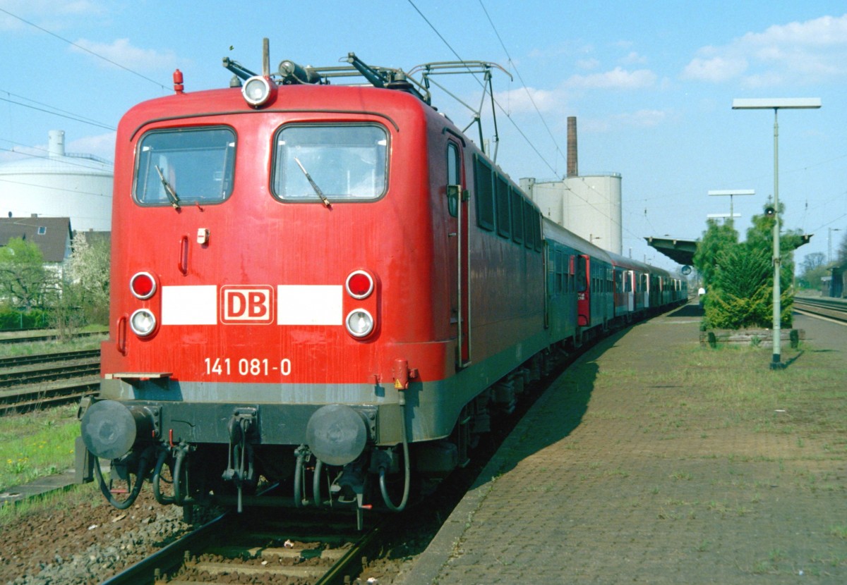 141 081 mit SE 34511 (Hannover–Nordstemmen) am 20.04.2000 in Nordstemmen