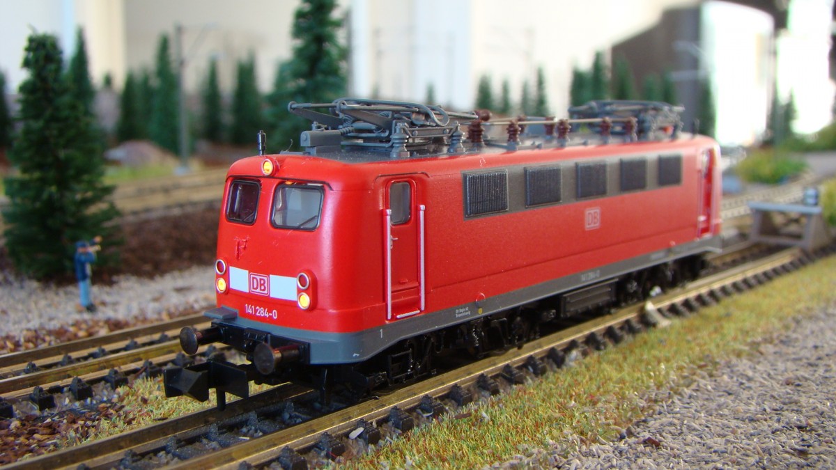 141 284-0 der DB von Fleischmann, Epoche V, Anlage 2.