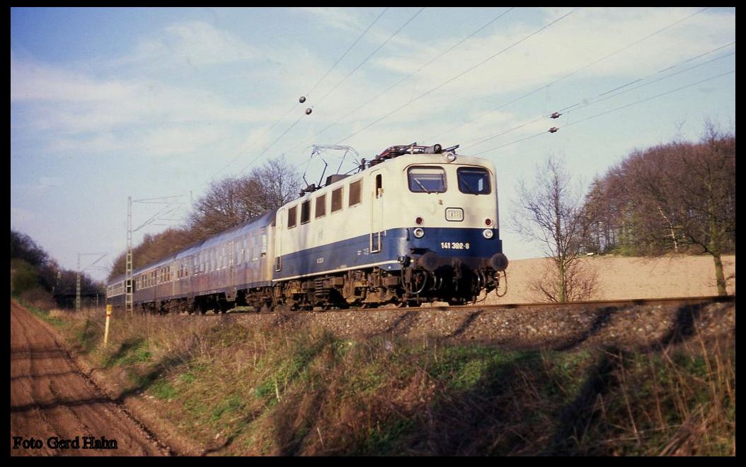 141322 am Ortsrand von Hasbergen am 9.4.1989 um 18.23 Uhr mit dem N 8626 nach Münster.