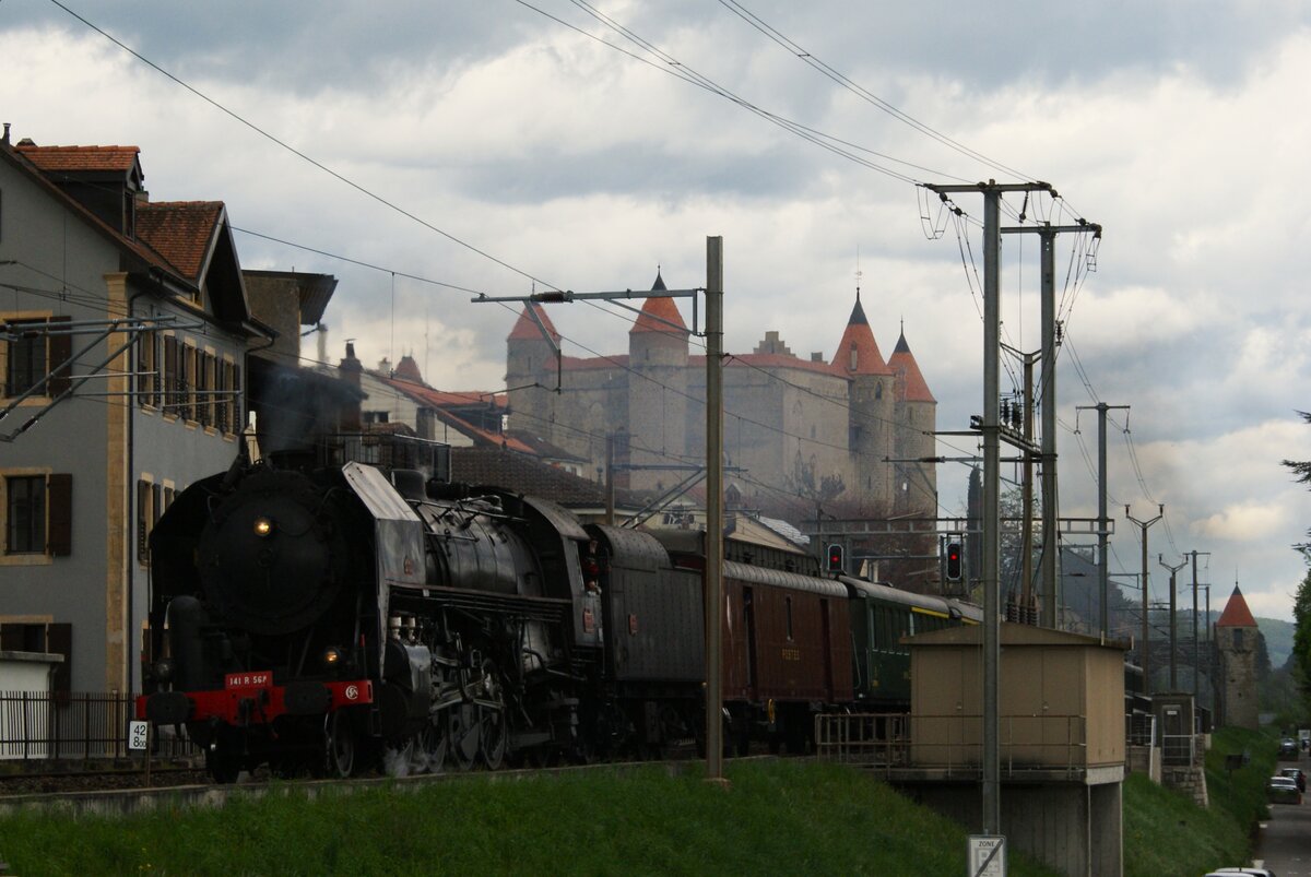 141.R.568 +  Swiss Classic Train  + Re 4/4 II 11161, Grandson, 28. April 2023. Mittellandrundfahrt Vallorbe-Lausanne-Payerne-Lyss-Biel Produktionsanlage Ost-Neuchâtel-Lausanne-Lausanne Triage-Vallorbe. Die Re 4/4 II 11161 verkehrte an der Spitze des Zuges Lyss-Biel Produktionsanlage Ost und Lausanne-Lausanne Triage.