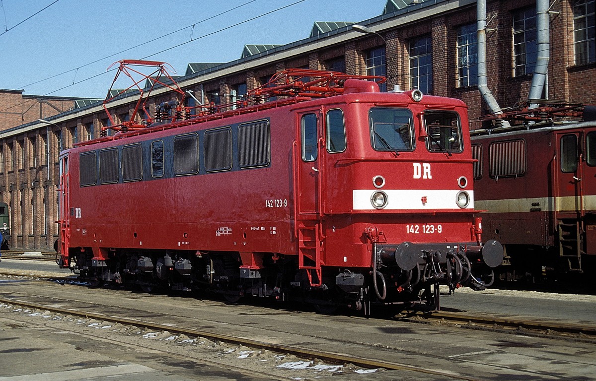 142 123  Dessau  22.02.93