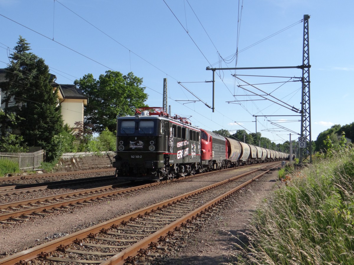 142 145-2  EBS und 227 003-1 EBS sind am 06.06.14 in Neumark/Sachs. zusehen