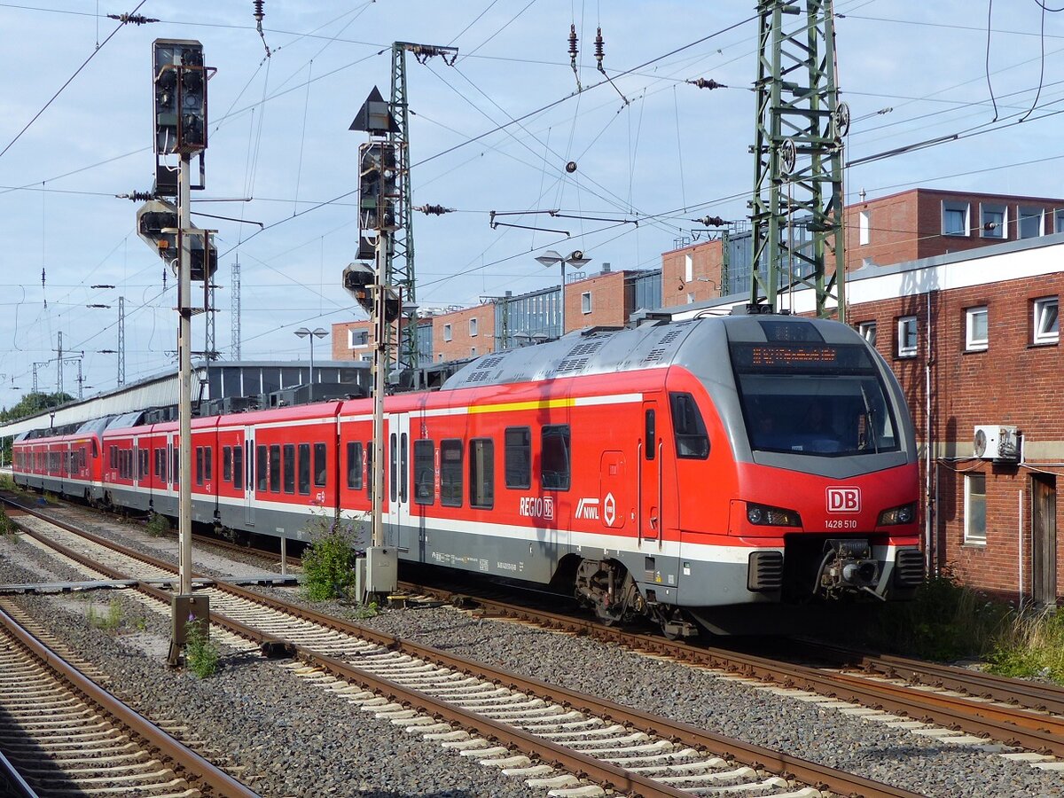 1428 010 verlässt Münster Hbf als RB nach Mönchengladbach, 02.08.2022