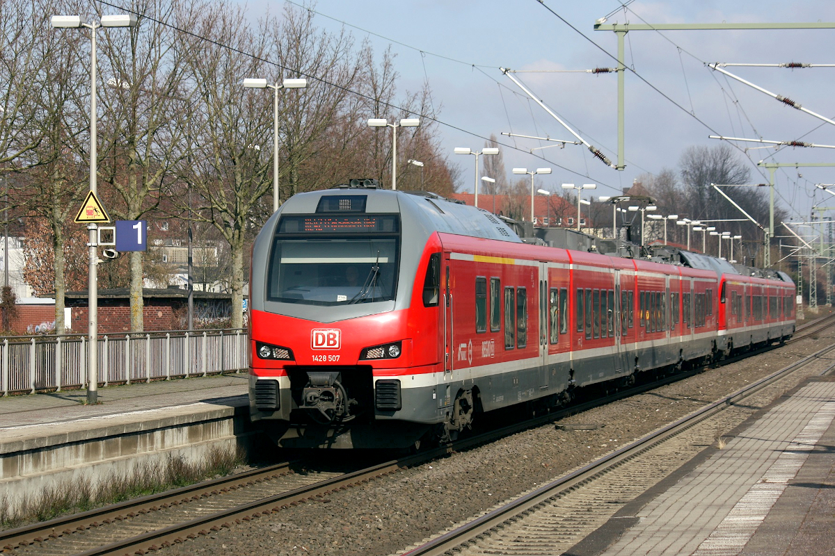 1428 507 als RE 42 nach Mönchengladbach Hbf. am 28.02.2021 bei der Einfahrt in Recklinghausen Hbf.