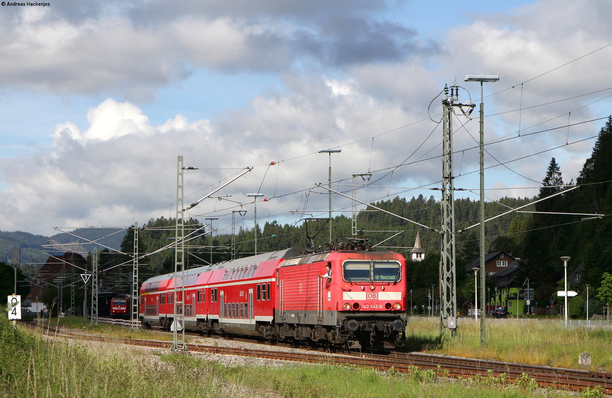 143 042-0 mit der RB 17209 (Freiburg(Brsg)Hbf-Neustadt(Schwarzw)) bei Titisee 20.6.16