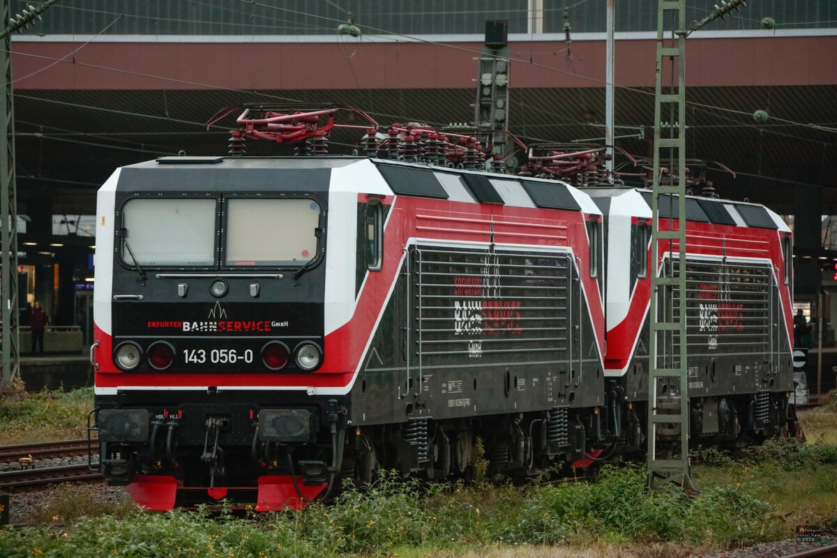 143 056-0 Erfurter Bahnservice & 143 124-6 in D�sseldorf Hbf, November 2024.