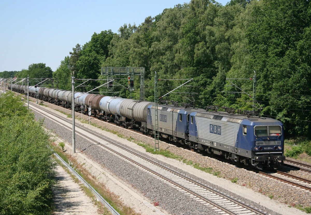 143 059 mit GC 63257 (Hamburg Hohe Schaar–Vohburg) am 11.06.2015 zwischen Radbruch und Bardowick